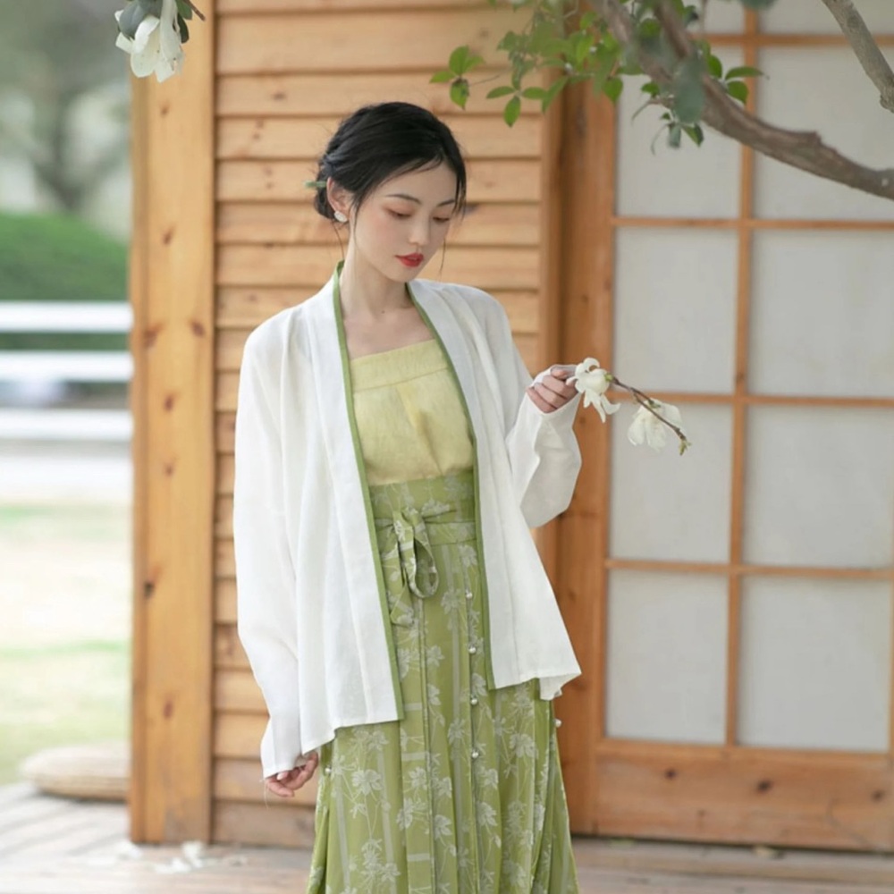 Nuwa Hanfu White Long Sleeve Billowy Top